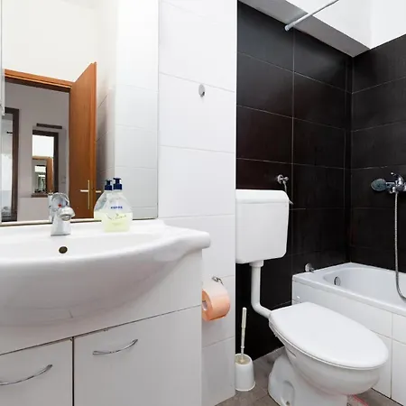 Fuer 5 Personen Ca 50 Qm In Njivice, Kvarner Bucht Krk Apartman *