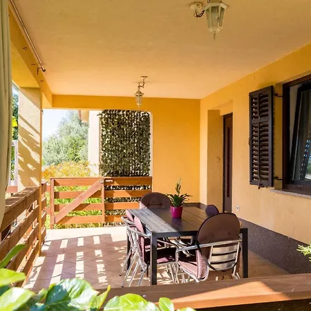 Fuer 5 Personen Ca 50 Qm In Njivice, Kvarner Bucht Krk Apartament
