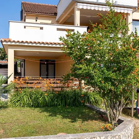 Apartament Fuer 5 Personen Ca 50 Qm In Njivice, Kvarner Bucht Krk Njivice