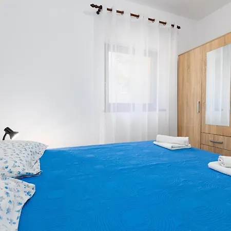 Apartment Fuer 5 Personen Ca 50 Qm In Njivice, Kvarner Bucht Krk Njivice